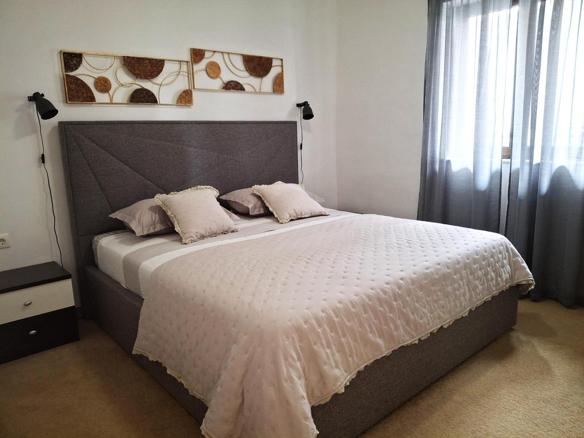 Holiday Home Petra โปดสตรานา ภายนอก รูปภาพ